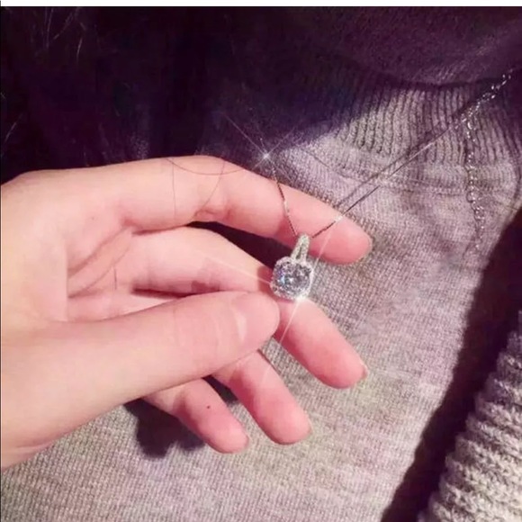 Pendant Chain Statement Choker diamond necklace - Picture 6 of 10